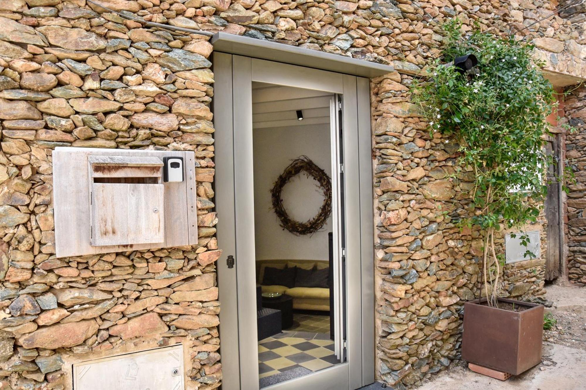 Casa De Piedras By Sierra Viva Desing Villa Cortelazor Luaran gambar